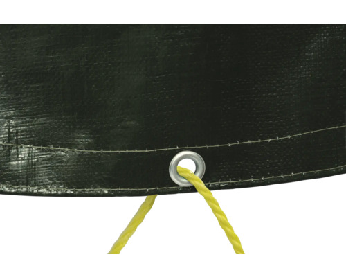 Detailný pohľad na kryciu plachtu s očkom a upevňovacím lanom