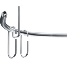 Kovová tyč s háčikmi na uskladnenie