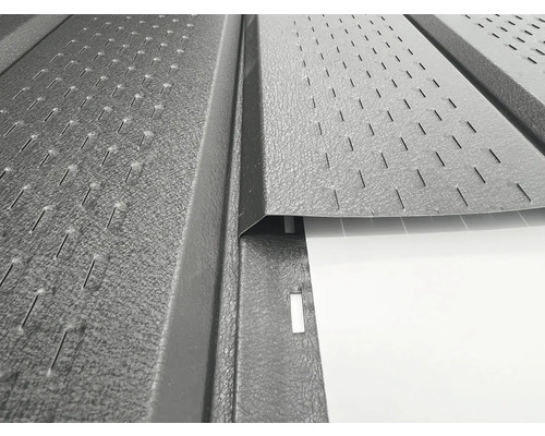 Detail perforovaných plechov pre strechy a fasády