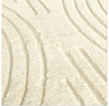 Detail koberca s vlnitým vzorom