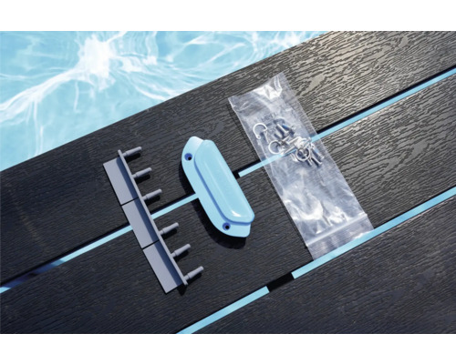 Upevňovací materiál krytu bazéna na drevenej terase