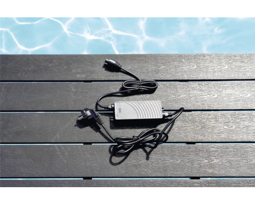 Transformátor s káblom a zástrčkou pre vonkajšie použitie