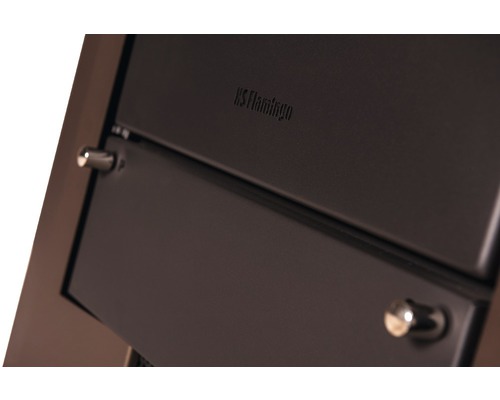 Detail kachlí HS Flamingo s dvomi dvierkami