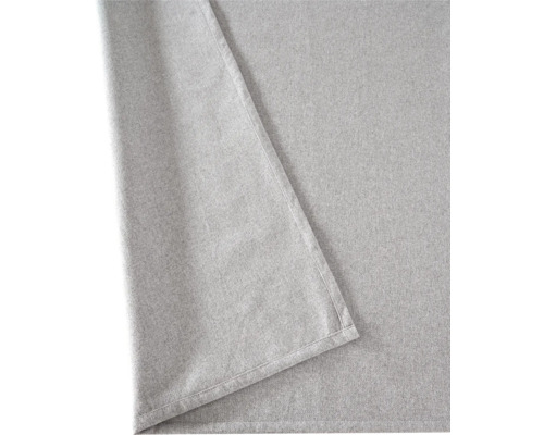 Detailný záber látkového obrusu s lemom