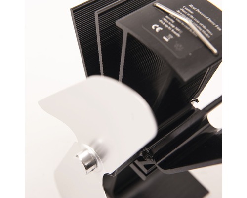 Ventilátor kachlí s tromi lopatkami