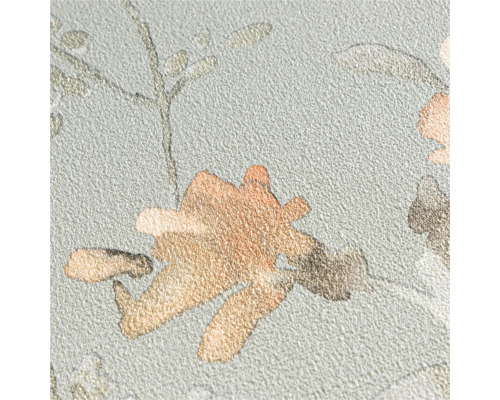 Detail štruktúrovanej tapety s kvetinovým vzorom