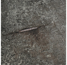 Detail poškriabaného povrchu