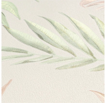 Detailný záber tapety s rastlinnými motívmi