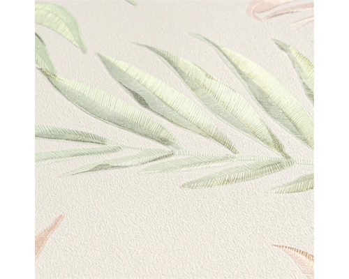 Detailný záber tapety s rastlinnými motívmi