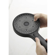 Ručná sprcha s rôznymi druhmi prúdu sa nastavuje