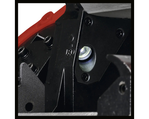 Detailný pohľad na pokosovú pílu