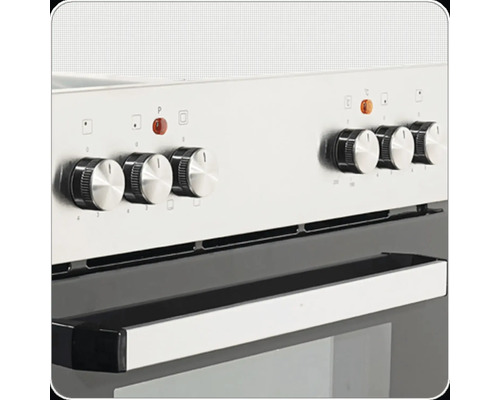 Detailný pohľad na rúru s otočnými gombíkmi na nastavenie teploty a programu