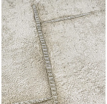 Detail štruktúrovanej tapety so vzorom švu