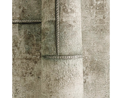 Detailný záber role tapety s betónovou štruktúrou