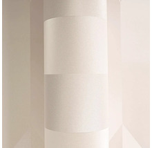 Detail štruktúrovanej tapety s pruhovaným vzorom