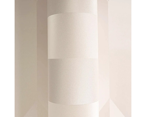 Detail štruktúrovanej tapety s pruhovaným vzorom