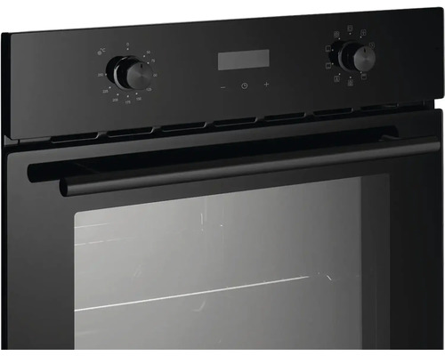 Čierna vstavaná rúra s otočnými gombíkmi a displejom