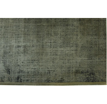 Koberec s abstraktným vzorom