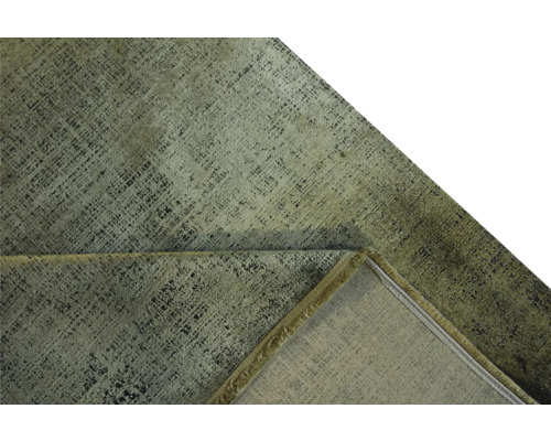 Koberec s abstraktným vzorom