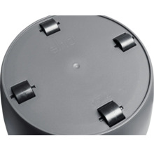 Spodná strana kvetináča s kolieskami a logom Elho