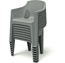 Stoh záhradných stoličiek z plastu