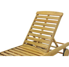 Drevené ležadlo s nastaviteľným operadlom a kolieskami