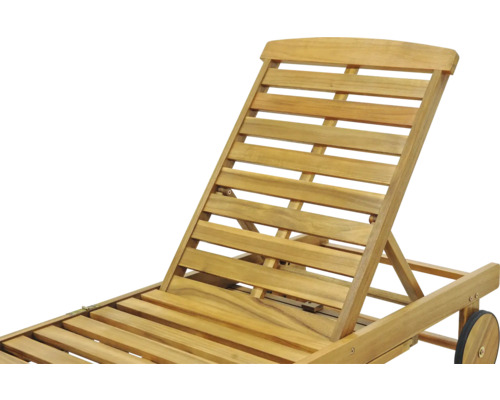 Drevené ležadlo s nastaviteľným operadlom a kolieskami