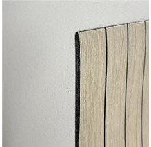 Detailný pohľad na obklad stien s dreveným vzhľadom