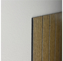 Detail dreveného obloženia na stene