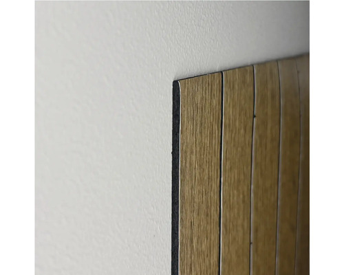 Detail dreveného obloženia na stene