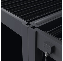 Detail konštrukcie pergoly s rohovými spojmi a lamelami