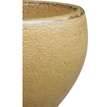 Detail keramickej misy s hrubou textúrou