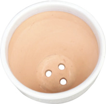 Terakotový kvetináč s drenážnymi otvormi