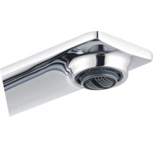 Chrómová vodovodná batéria s výtokom