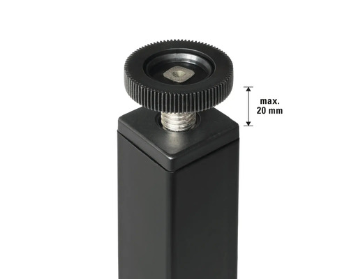 Nastaviteľná noha nábytku s maximálnou výškou 20 mm.