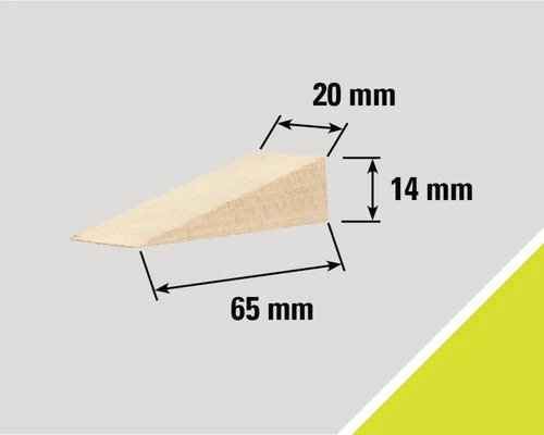 Drevený klin s rozmermi 65 mm dĺžka, 20 mm šírka a 14 mm výška
