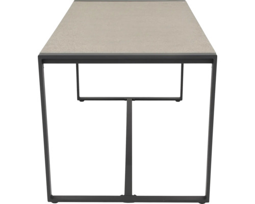 Obdĺžnikový záhradný stôl so stolovou doskou a kovovým rámom