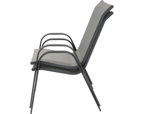 Stohovateľná záhradná stolička s podrúčkami, textilným poťahom a kovovým rámom