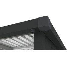 Detailný pohľad na terasové zastrešenie s odvodňovacím systémom