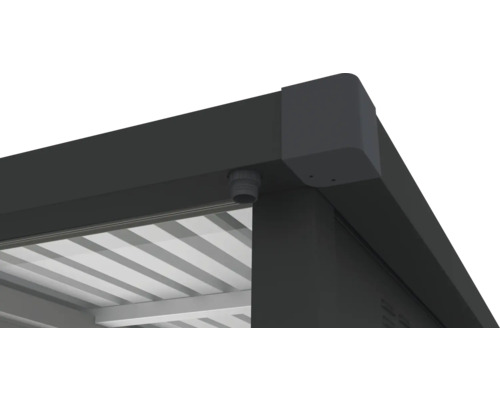 Detailný pohľad na terasové zastrešenie s odvodňovacím systémom