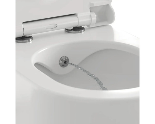 Detailný pohľad na toaletu s bidetovou funkciou v prevádzke.