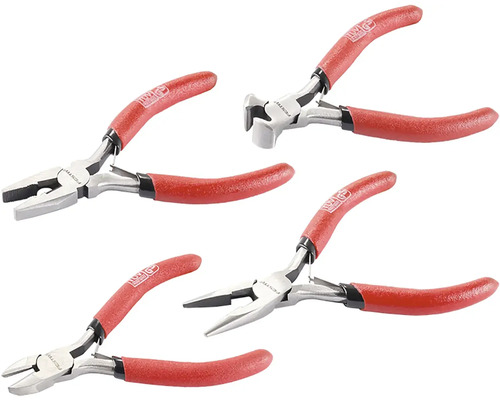 Sada štyroch rôznych klieští