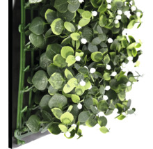 Umelá rastlinná stena s eukalyptom a bielymi kvetmi