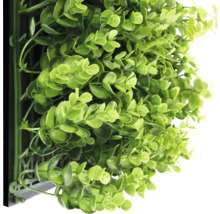 Rohož z umelých rastlín so zelenými listami