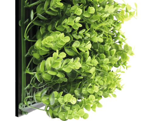 Rohož z umelých rastlín so zelenými listami