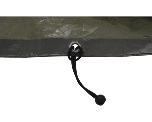 Detailný záber oka s gumovým napínačom na plachte.