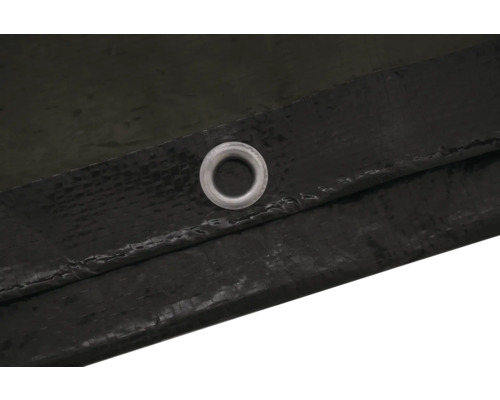 Detailný záber plachty s očkom na upevnenie