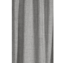 Detail sivého závesu s textilnou štruktúrou