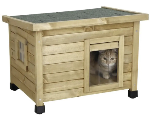 Drevený mačací dom s mačkou