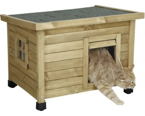 Mačka vstupuje do dreveného domu s oknom a mačacími dvierkami